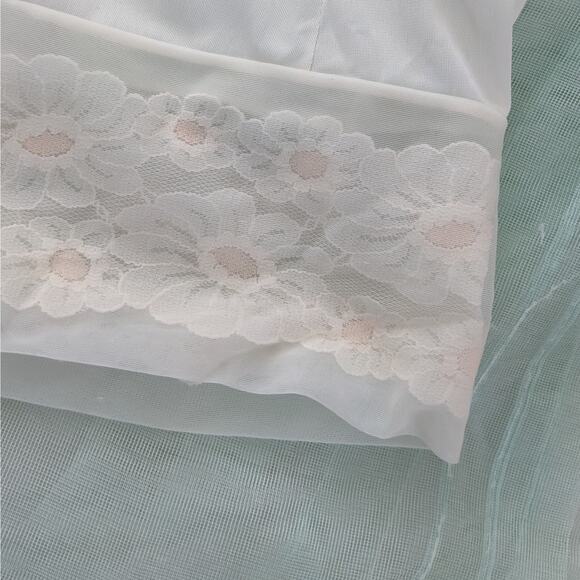 Vintage 1960s Vanity Fair Sz 36 Daisy Flower Lace Slip - Picture 7 of 8